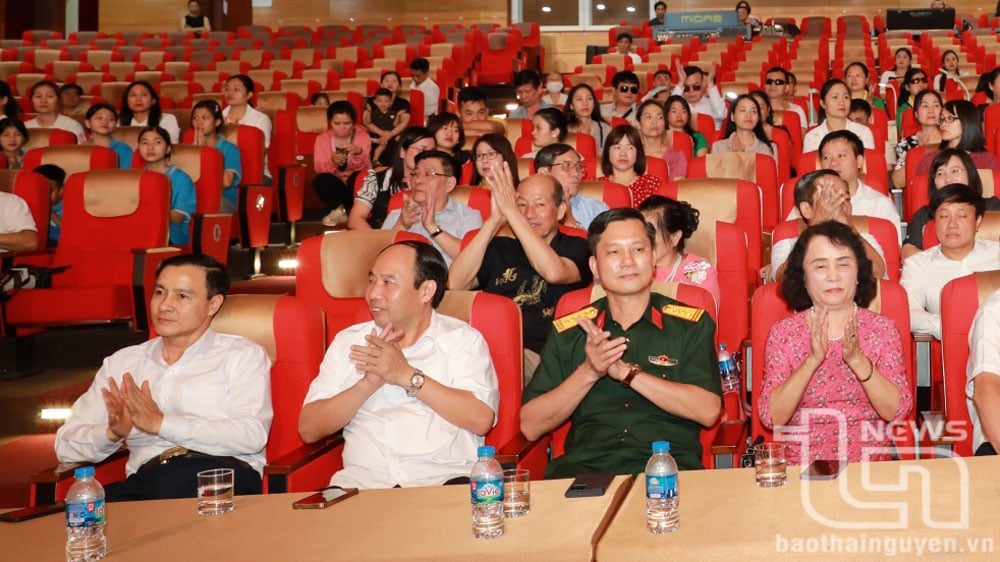 Các đại biểu dự Chương trình.