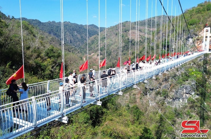 Sơn La phát triển du lịch trở thành ngành kinh tế mũi nhọn - Ảnh 4.