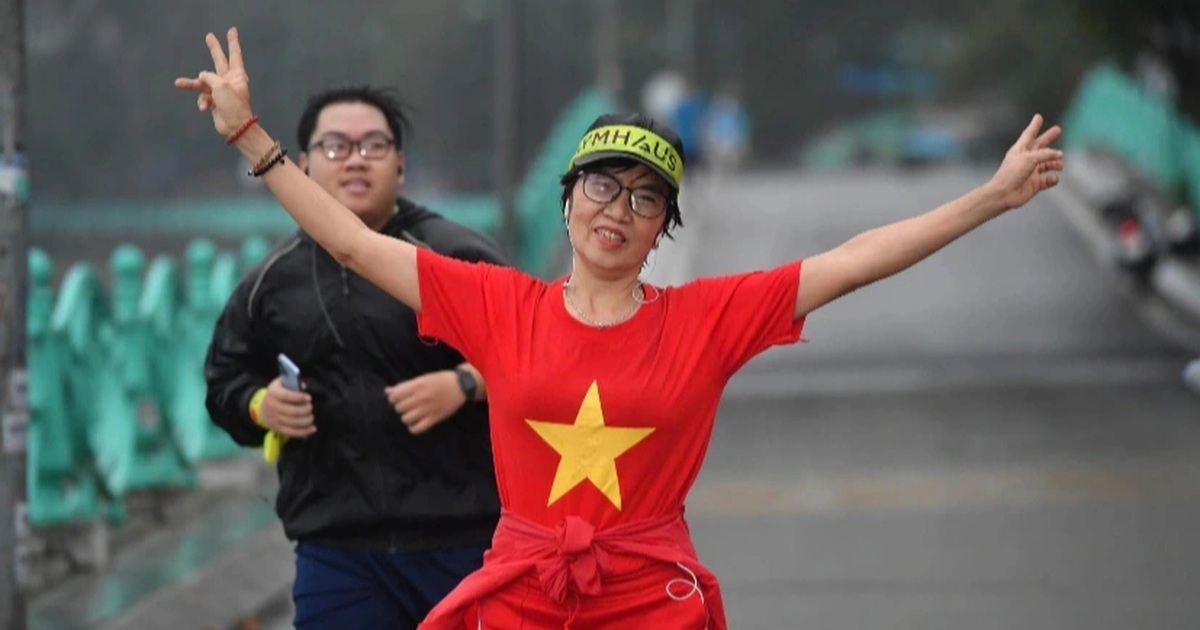 Từ buồng bệnh đến đường chạy: "Nghề điều dưỡng dạy tôi nhiều điều trân quý"