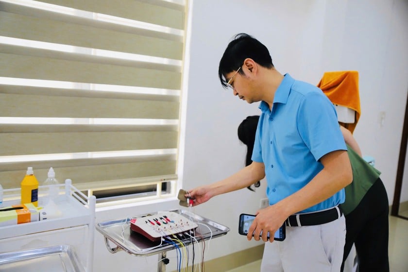 Phòng PA 03 Công an tỉnh Lào Cai phối hợp với Sở Y tế Lào Cai tiến hành kiểm tra đột xuất cơ sở hành nghề Y.