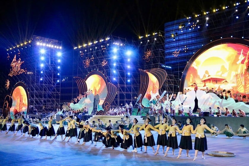 Tối ngày 11/5, Hải Phòng tổng duyệt chương trình nghệ thuật Lễ hội Hoa Phượng Đỏ 2025.