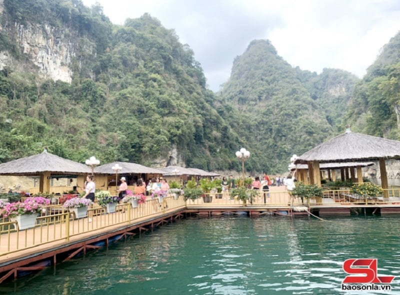 Sơn La phát triển du lịch trở thành ngành kinh tế mũi nhọn - Ảnh 2.