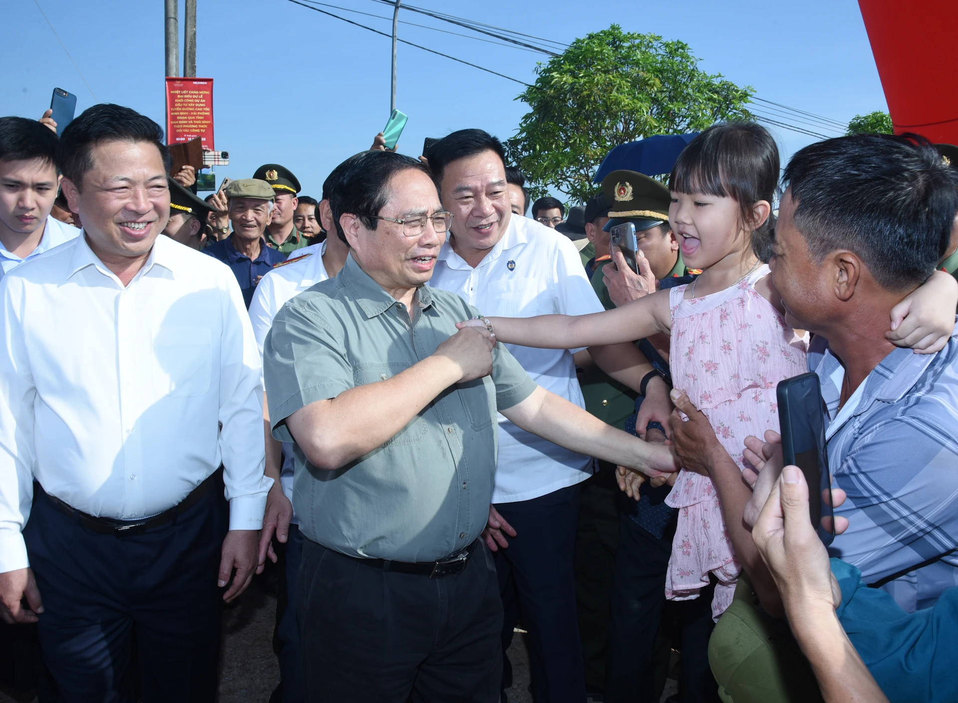 [Ảnh] Thủ tướng Phạm Minh Chính khởi công tuyến cao tốc huyết mạch qua Thái Bình, Nam Định ảnh 1