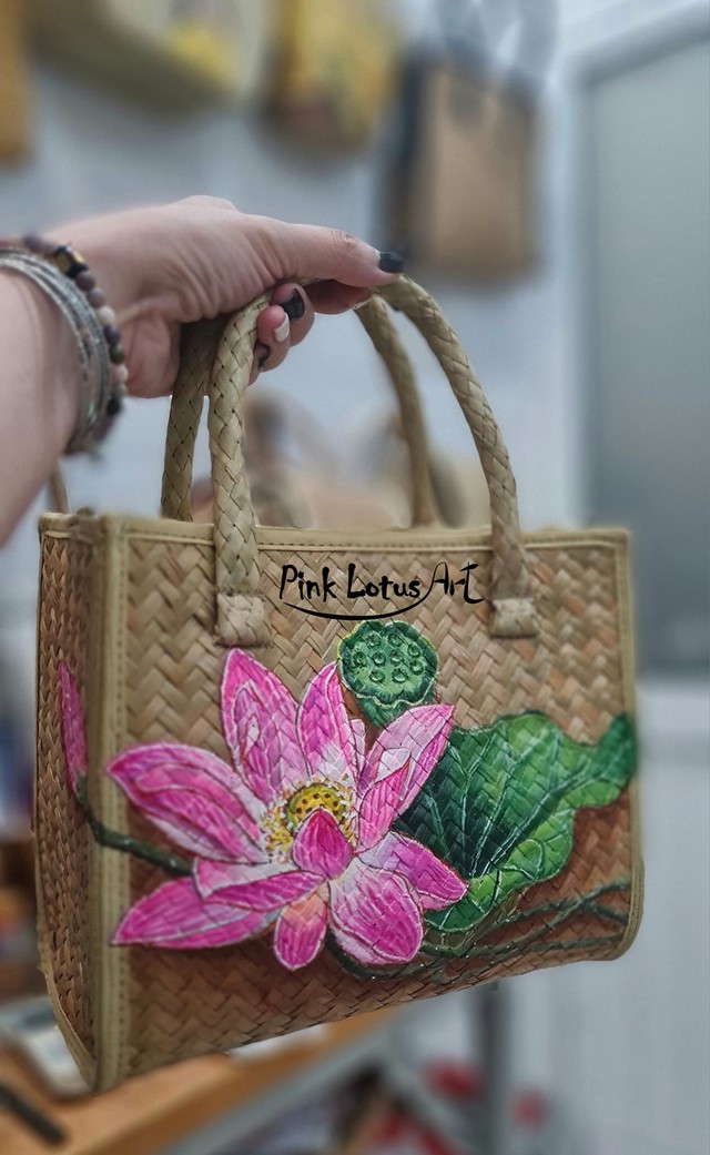 Người phụ nữ miền Tây khoác ‘áo mới’ cho nón lá truyền thống - Ảnh 8.