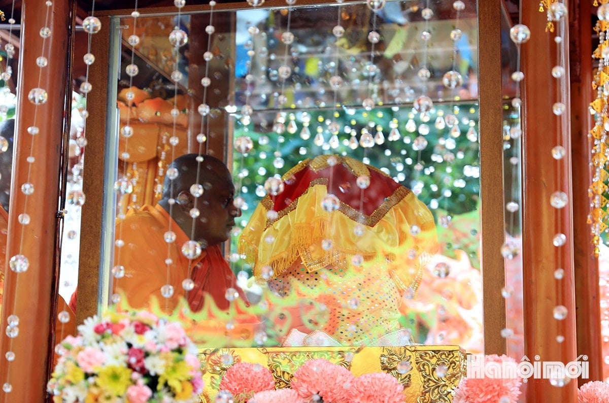 W_nguoi-dan-cung-don-xa-loi-phat-8.jpg