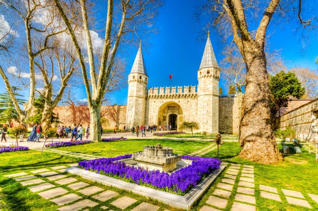 topkapi-palace-of-the-ottoman-kingdom.webp
