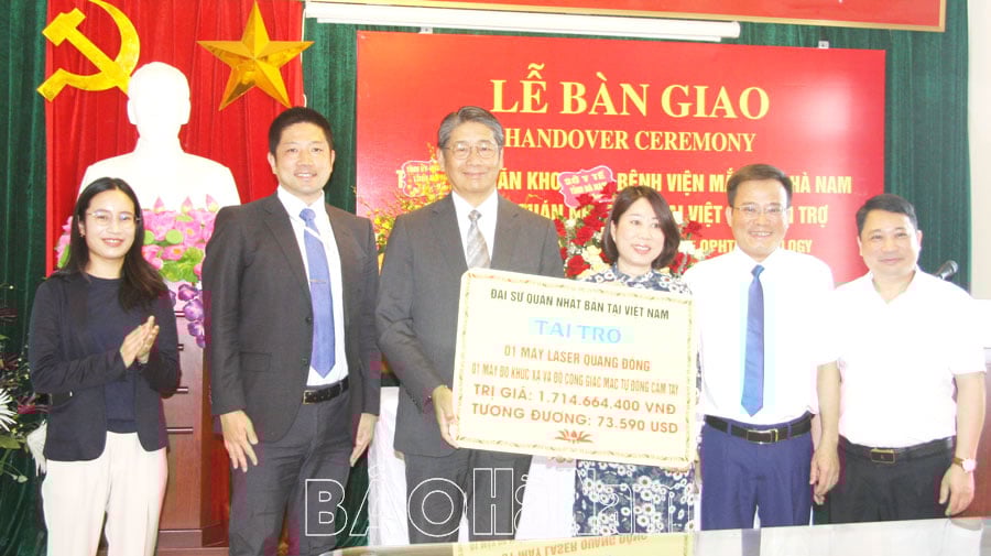 Đại sứ quán Nhật Bản tại Việt Nam tài trợ thiết bị y tế chuyên ngành nhãn khoa cho Bệnh viện Mắt tỉnh