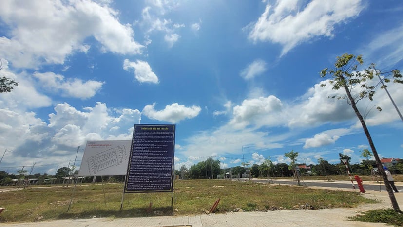 Các khu đất của huyện Xuyên Mộc được công khai, niêm yết thông tin trước khi đấu giá.
