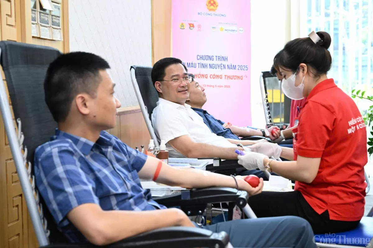 Giọt hồng Công Thương 2025: Hiến máu cứu người, chung tay vì sự sống cộng đồng