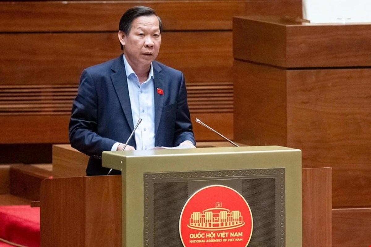 Chủ nhiệm Ủy ban Kinh tế của Quốc hội Phan Văn Mãi trình bày báo cáo thẩm tra