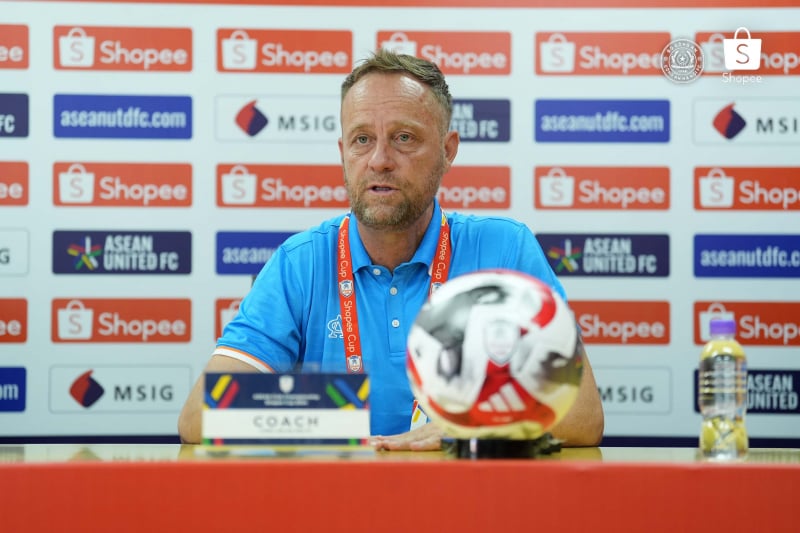 HLV Polking thận trọng trước chung kết Shopee Cup  -0