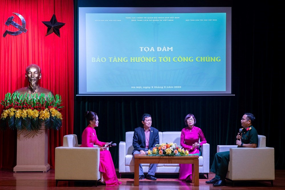 Bảo tàng hướng tới công chúng