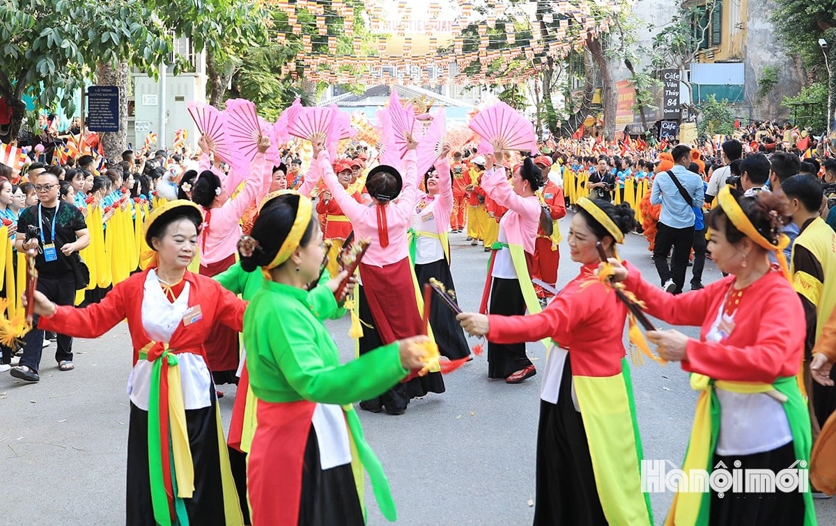 W_nguoi-dan-cung-don-xa-loi-phat-2.jpg