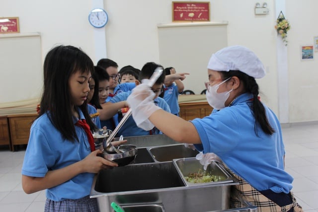 Dự kiến bỏ hình thức đuổi học: Cần trang bị kỷ luật tự giác cho học sinh - Ảnh 1.