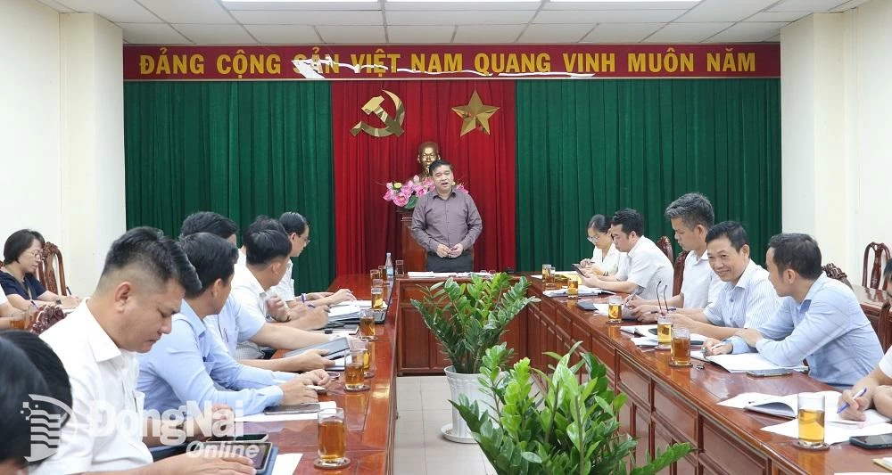 Phó chủ tịch UBND tỉnh Hồ Văn Hà phát biểu kết luận buổi làm việc. Ảnh: Phạm Tùng