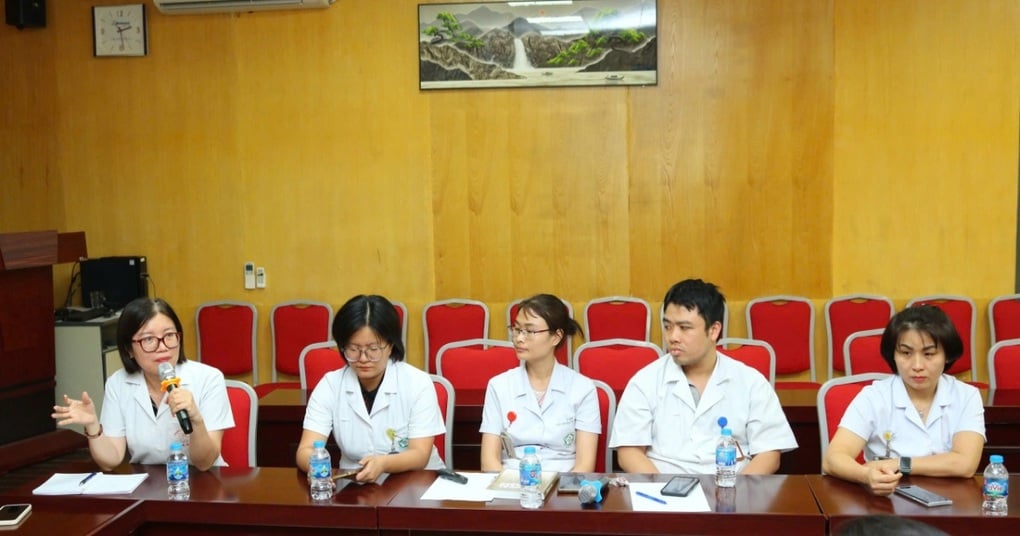 Người phụ nữ điều trị tâm thần vì đam mê chứng khoán - 1