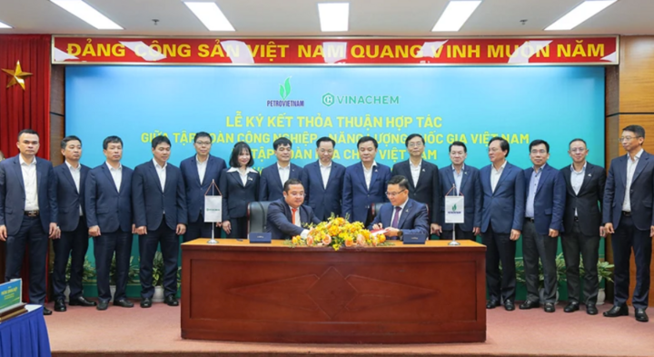 Petrovietnam và Vinachem ký hợp tác toàn diện ngày 16/4, nhằm tận dụng thế mạnh riêng mỗi bên và tạo hiệu ứng cộng hưởng, nâng cao hiệu quả hoạt động sản xuất kinh doanh.