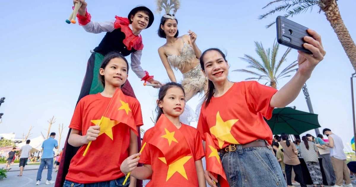 Vlasta - Sam Son ស្វាគមន៍ភ្ញៀវទេសចររាប់ម៉ឺននាក់ក្នុងអំឡុងពេលថ្ងៃឈប់សម្រាកថ្ងៃទី 30 ខែមេសាដល់ថ្ងៃទី 1 ឧសភា