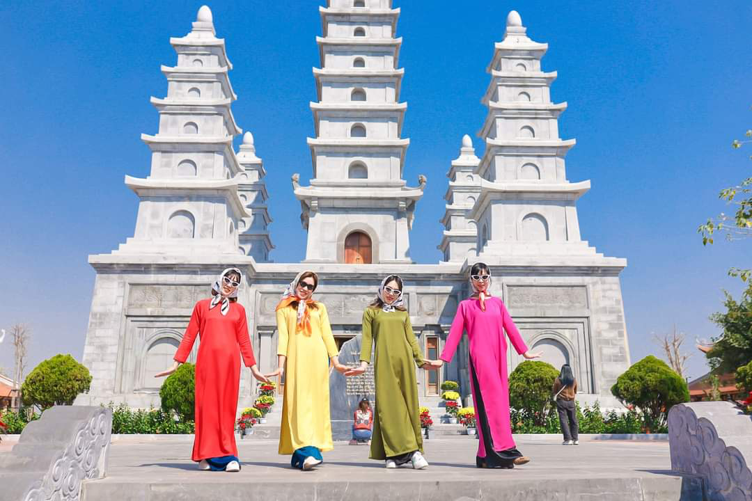 Sa Pa, Hạ Long hút khách đầu xuân Giáp Thìn - Ảnh 8.