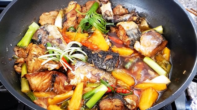 Các món cá kho với dứa thịt cá mềm nhưng không bở nát, thơm ngon hết sạch mùi tanh- Ảnh 2.