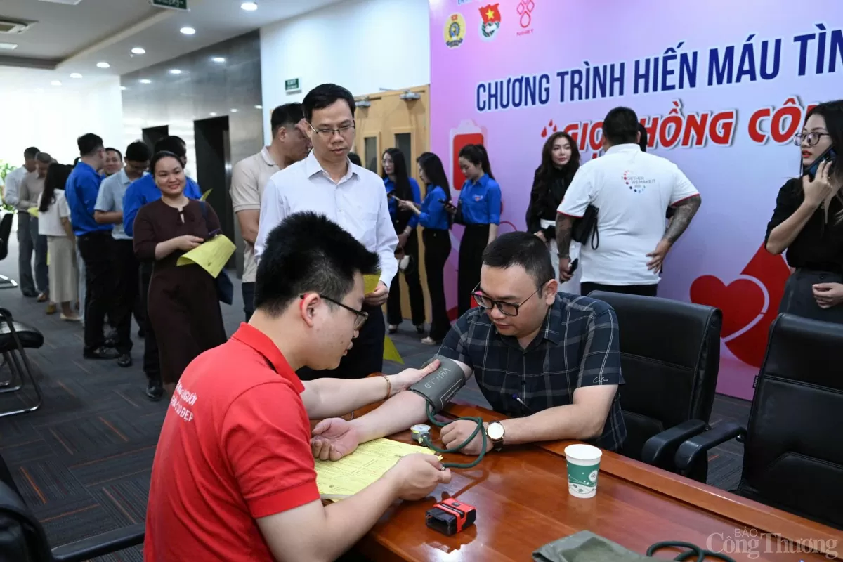 Giọt hồng Công Thương 2025: Hiến máu cứu người, chung tay vì sự sống cộng đồng
