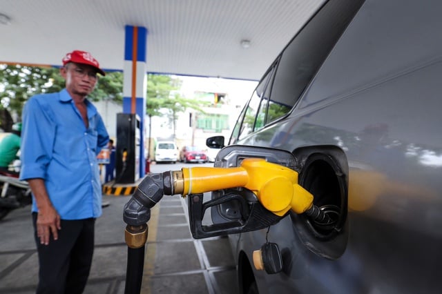 Giá xăng dầu hôm nay 13.5.2025: Xăng trong nước sắp có đợt tăng mới?- Ảnh 1.