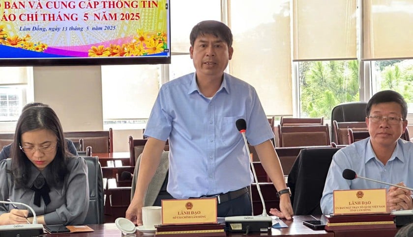 Ông Lê Bình Minh - Phó Giám đốc Sở Tài chính Lâm Đồng thông tin về phương án bố trí nhà ở công vụ.