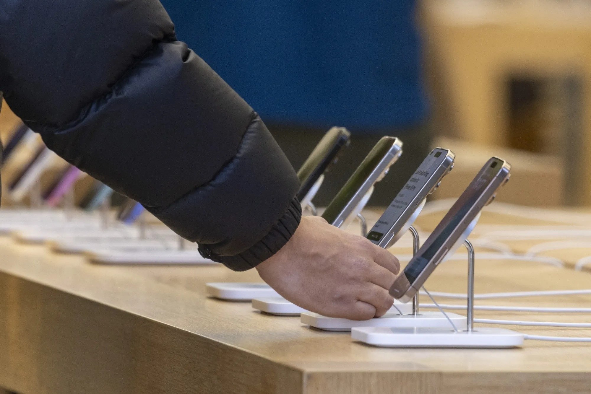 Apple san pham moi,  tin don iPhone 17,  doanh thu cua Apple,  loi nhuan cua Apple anh 3