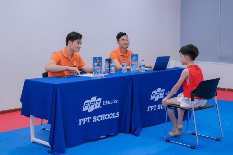 Chương trình học bổng “FSchools - Hành trình tỏa sáng” tiếp tục lan tỏa mạnh mẽ tại Thanh Hóa 