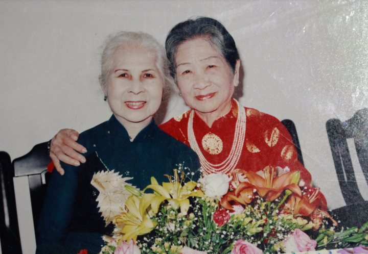 Hai chị em bà Lâm Thị Phết (trái) và Lâm Thị Phấn (trái).