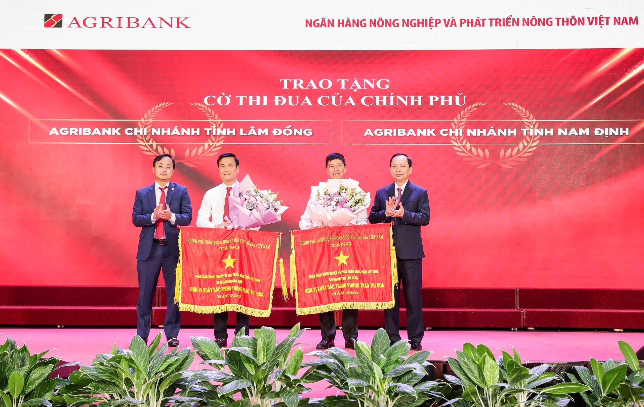 Hưởng ứng phong trào thi đua tạo động lực phấn đấu và phát triển