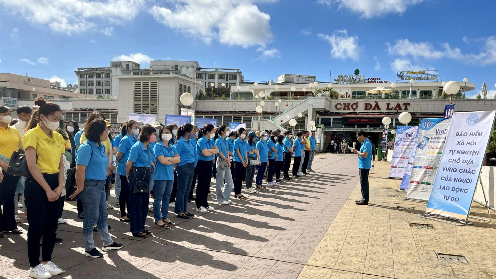 BHXH tỉnh Lâm Đồng ra quân tuyên truyền vận động người dân tham gia BHXH tự nguyện, BHYT tự đóng
