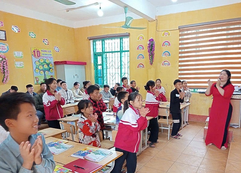 Trường Phổ thông Dân tộc Bán trú Tiểu học Nậm Vì - Nơi chắp cánh ước mơ cho học trò vùng khó