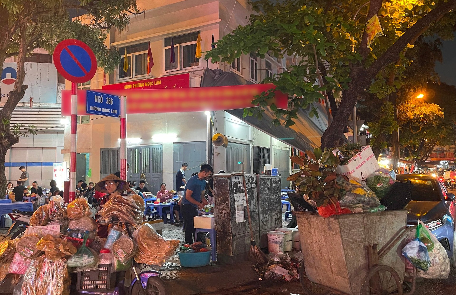 food-store-at-the-scene-of-the-rat-collection-site-in-Ngoc-Lam-public-area-in-Long-Bien-quan-.-anh-thu-trang.jpg
