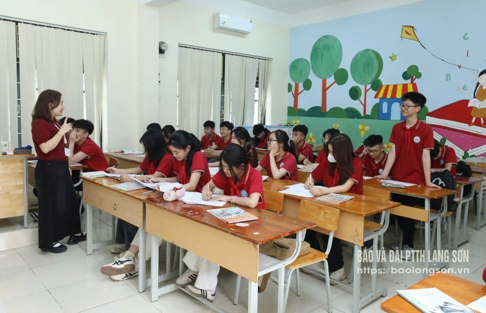 Giờ ôn tập môn Tiếng Anh của học sinh khối 9, Trường Tiểu học - THCS Lê Quý Đôn, thành phố Lạng Sơn
