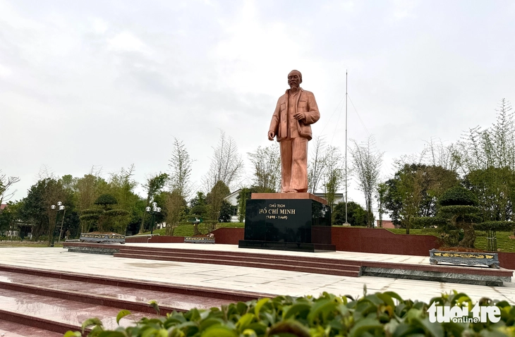 Bác Hồ - Ảnh 2.