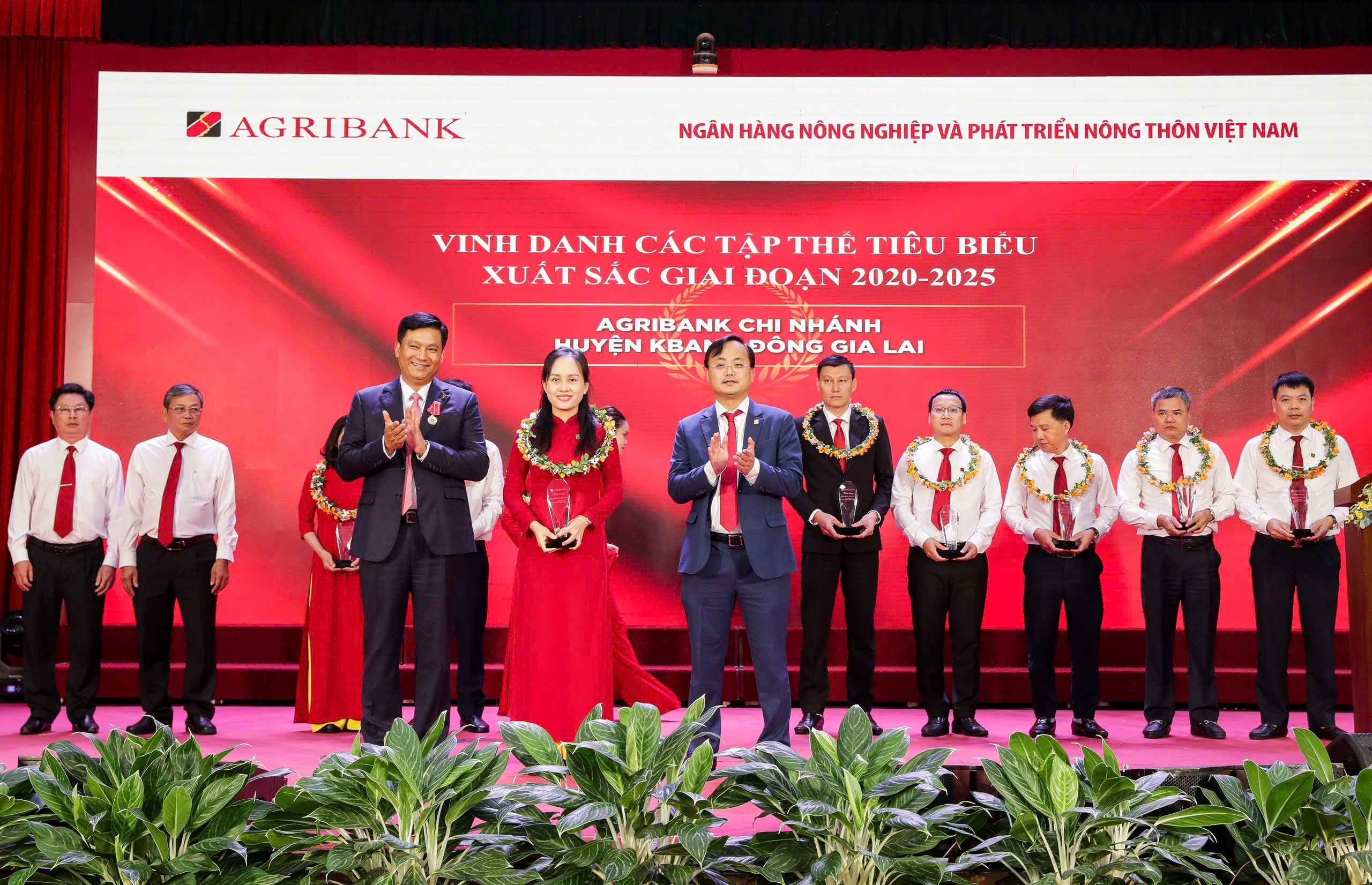 Agribank biểu dương đóng góp của nữ đoàn viên - người lao động "Giỏi việc ngân hàng, đảm việc nhà"- Ảnh 7.