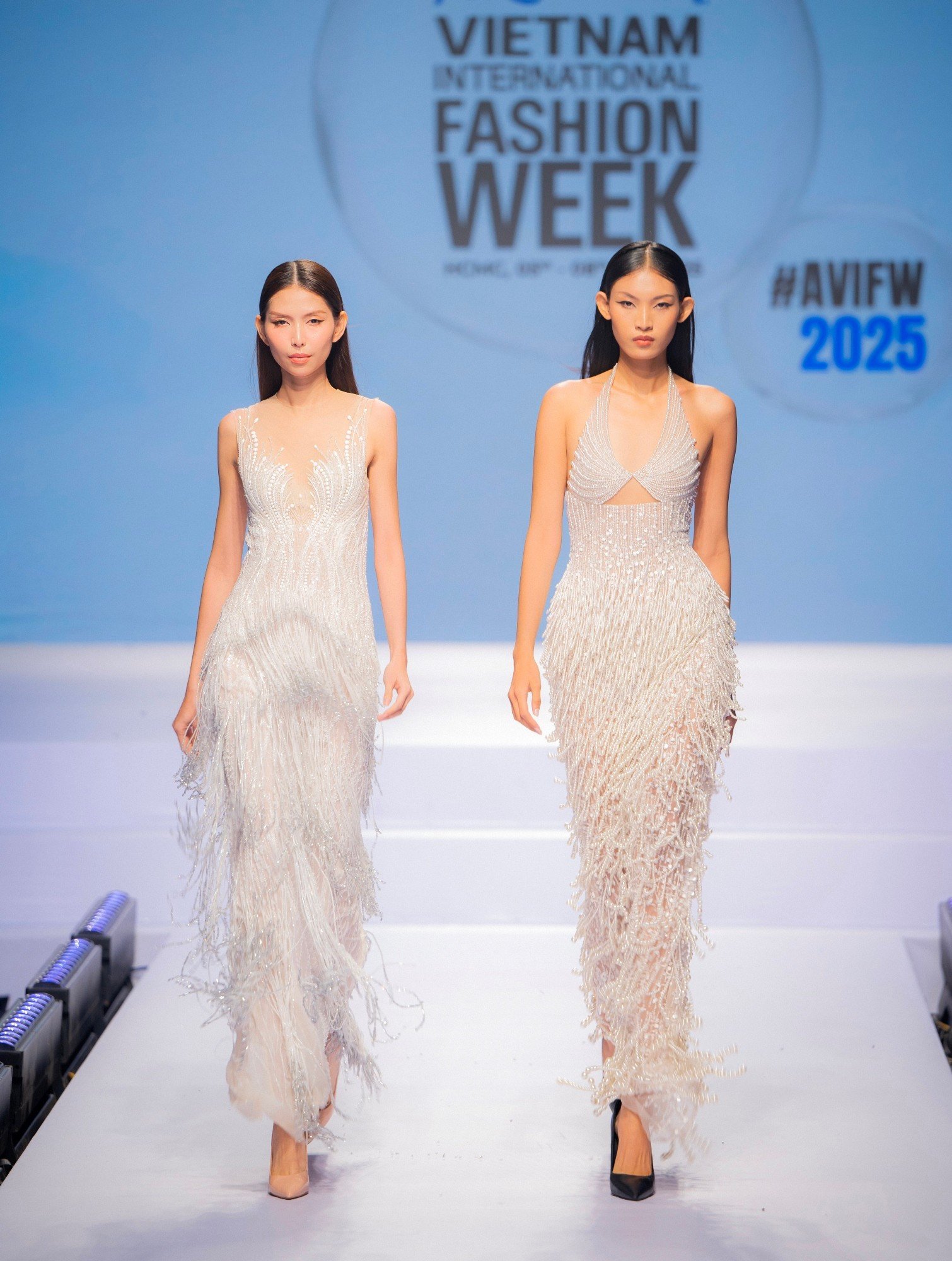 14-2-look-den-tu-ntk-le-thanh-hoa.jpg