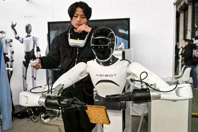 agibot.jpg