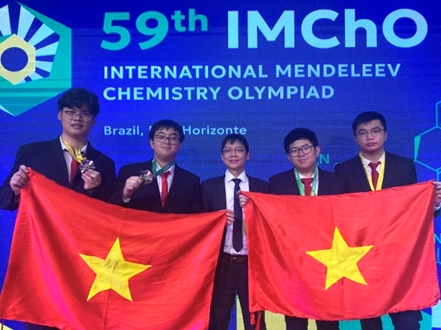 2 học sinh Việt Nam đoạt huy chương vàng kỳ thi Olympic Mendeleev - Ảnh 1.