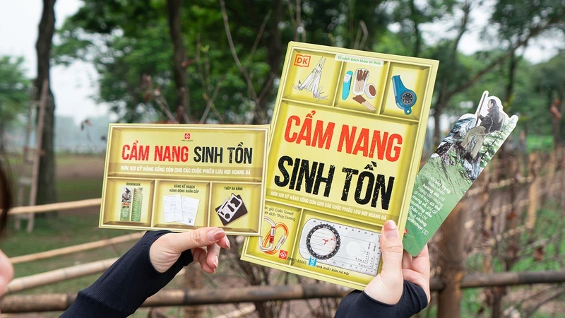 Cuốn “Cẩm nang sinh tồn”. (Ảnh: Đinh Tị Books)
