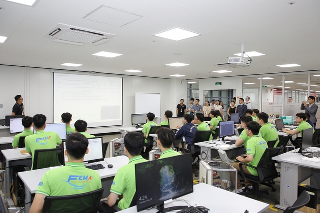 ĐH Quốc gia Hà Nội dạy ứng dụng AI cho tất cả sinh viên- Ảnh 1.