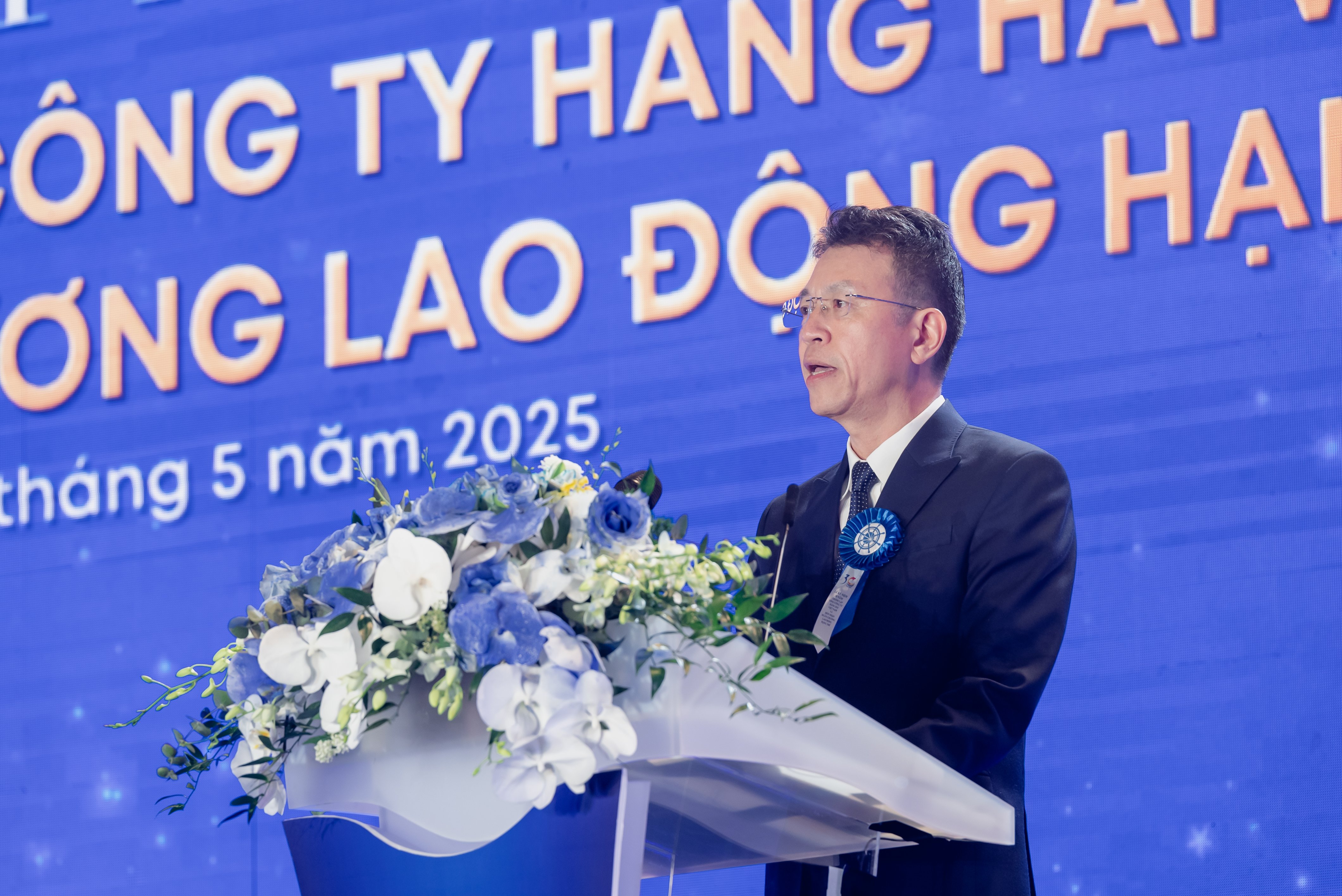Le président du conseil d'administration de VIMC, Le Anh Son, a pris la parole lors de l'événement.