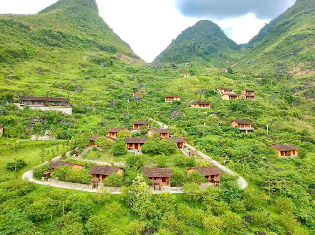Kiến trúc văn hóa nhà trình tường độc đáo của đồng bào Mông tại H’Mong Village, xã Đông Hà (Quản Bạ).							 						 Ảnh: My Ly
