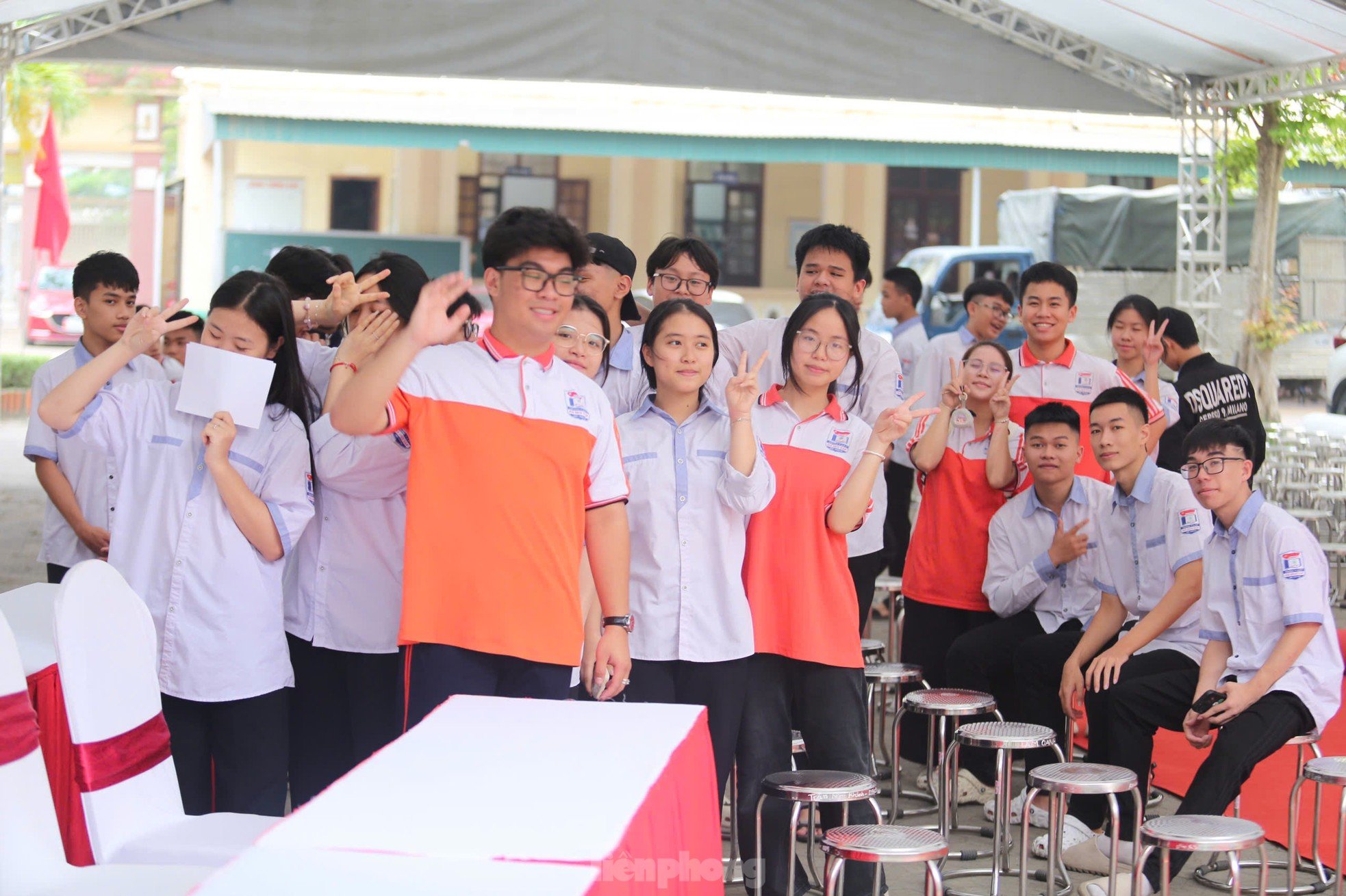 Hơn 1.000 giáo viên, học sinh chờ đón chương trình 'Nói không với thuốc lá điện tử' ảnh 17