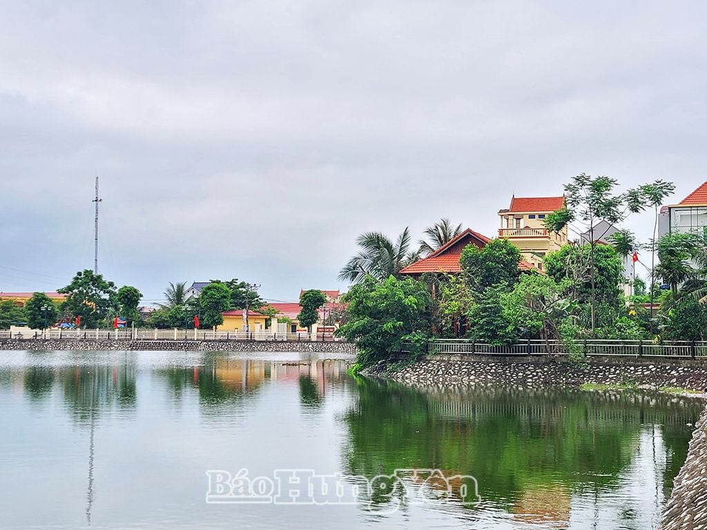Hồ nước tại xã Hải Thắng (Tiên Lữ) là không gian xanh trong khu dân cư