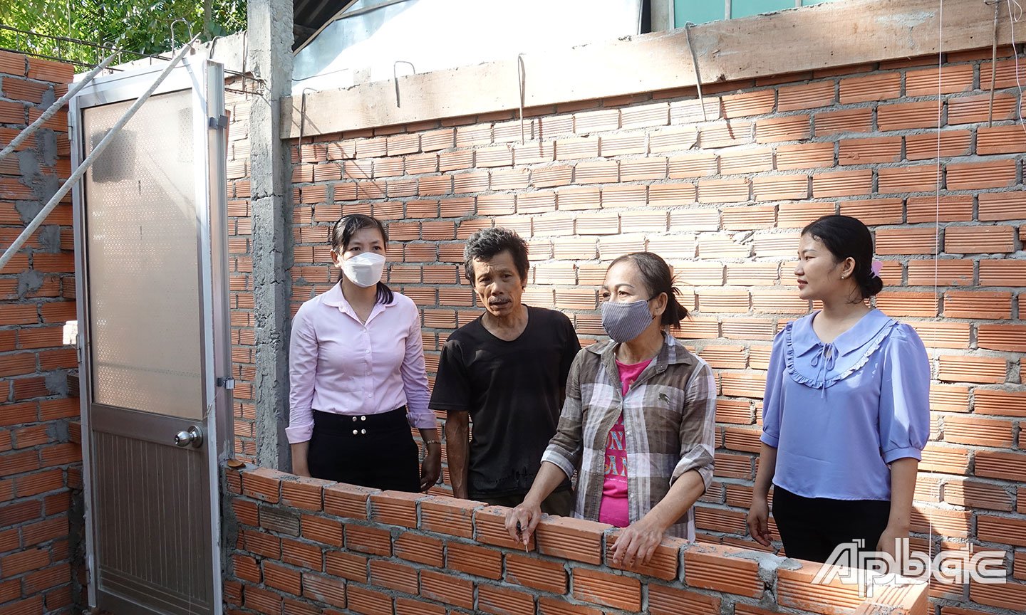 Căn nhà của ông Nguyễn Văn Thành, ấp 6, xã Long Trung, huyện Cai Lậy đang thi công. Ảnh: Quế Ngân