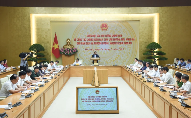 [Ảnh] Thủ tướng Phạm Minh Chính chủ trì hội nghị về công tác chống buôn lậu, gian lận thương mại, hàng giả ảnh 6