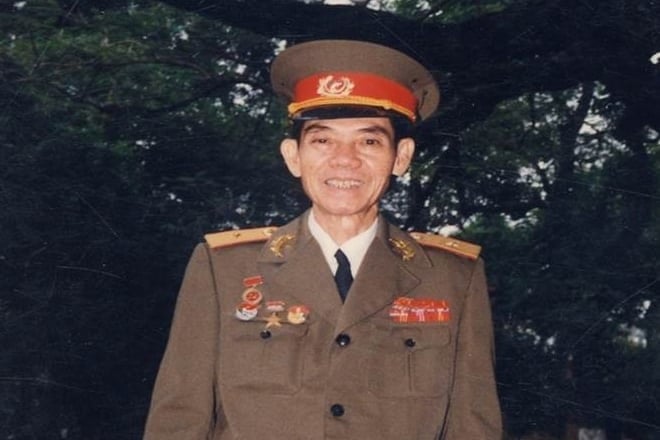 Ngày 20/9/2006, Thiếu tướng tình báo Phạm Xuân Ẩn qua đời trước sự tiếc thương của toàn thể người dân Việt Nam và rất nhiều bạn bè quốc tế. Ông thọ 80 tuổi.