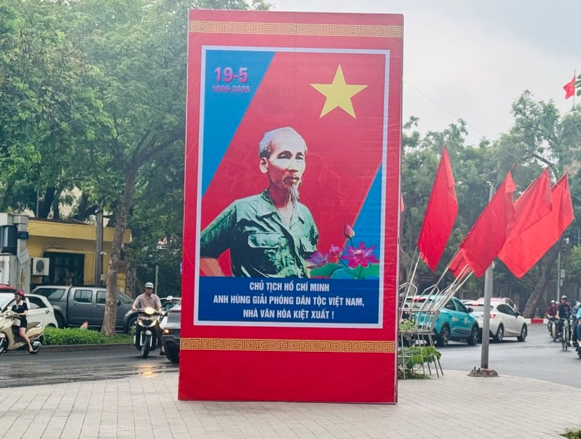 Chủ tịch Hồ Chí Minh đã cống hiến trọn đời mình cho sự nghiệp cách mạng của Đảng ta, dân tộc ta, Nhân dân ta và vì hòa bình, tiến bộ xã hội trên thế giới. Người đã trải qua một cuộc đời oanh liệt, đầy gian khổ hy sinh, vô cùng cao thượng và phong phú, vô cùng trong sáng và đẹp đẽ. Chủ tịch Hồ Chí Minh đã cống hiến trọn đời mình cho sự nghiệp cách mạng của Đảng ta, dân tộc ta, Nhân dân ta và vì hòa bình, tiến bộ xã hội trên thế giới. Người đã trải qua một cuộc đời oanh liệt, đầy gian khổ hy sinh, vô cùng cao thượng và phong phú, vô cùng trong sáng và đẹp đẽ.